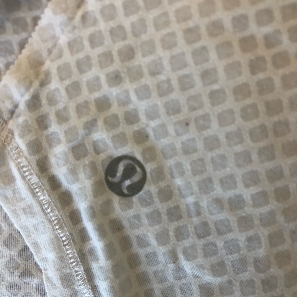 White Lululemon tank - Picture 4 of 4